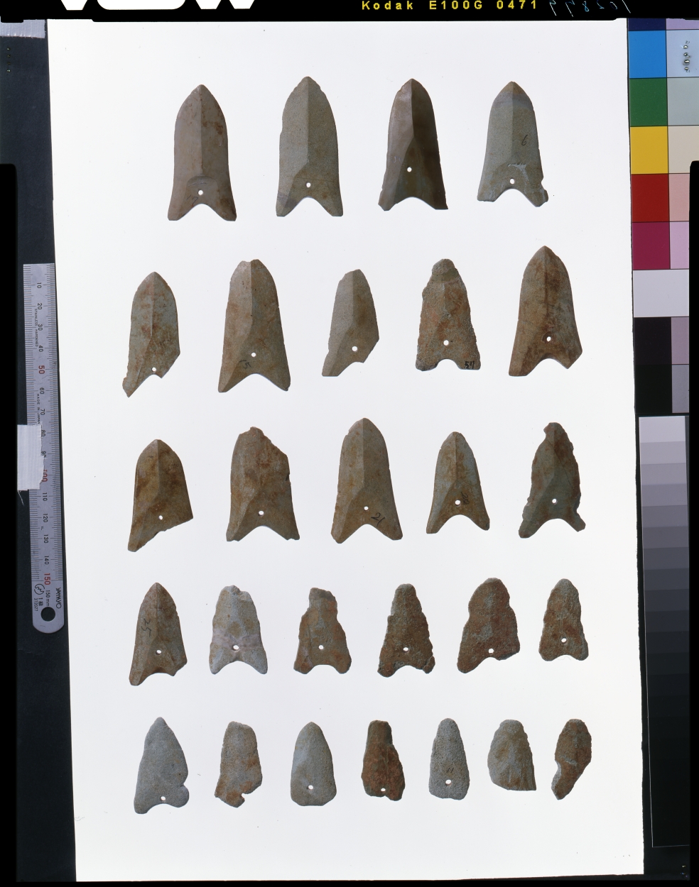 C0102879 鏃形石製品 - 東京国立博物館 画像検索